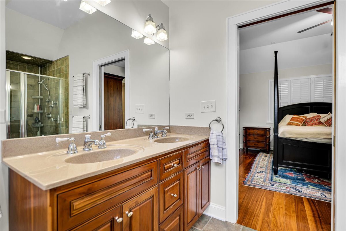 14 S George Street, Mount Prospect, IL 60056