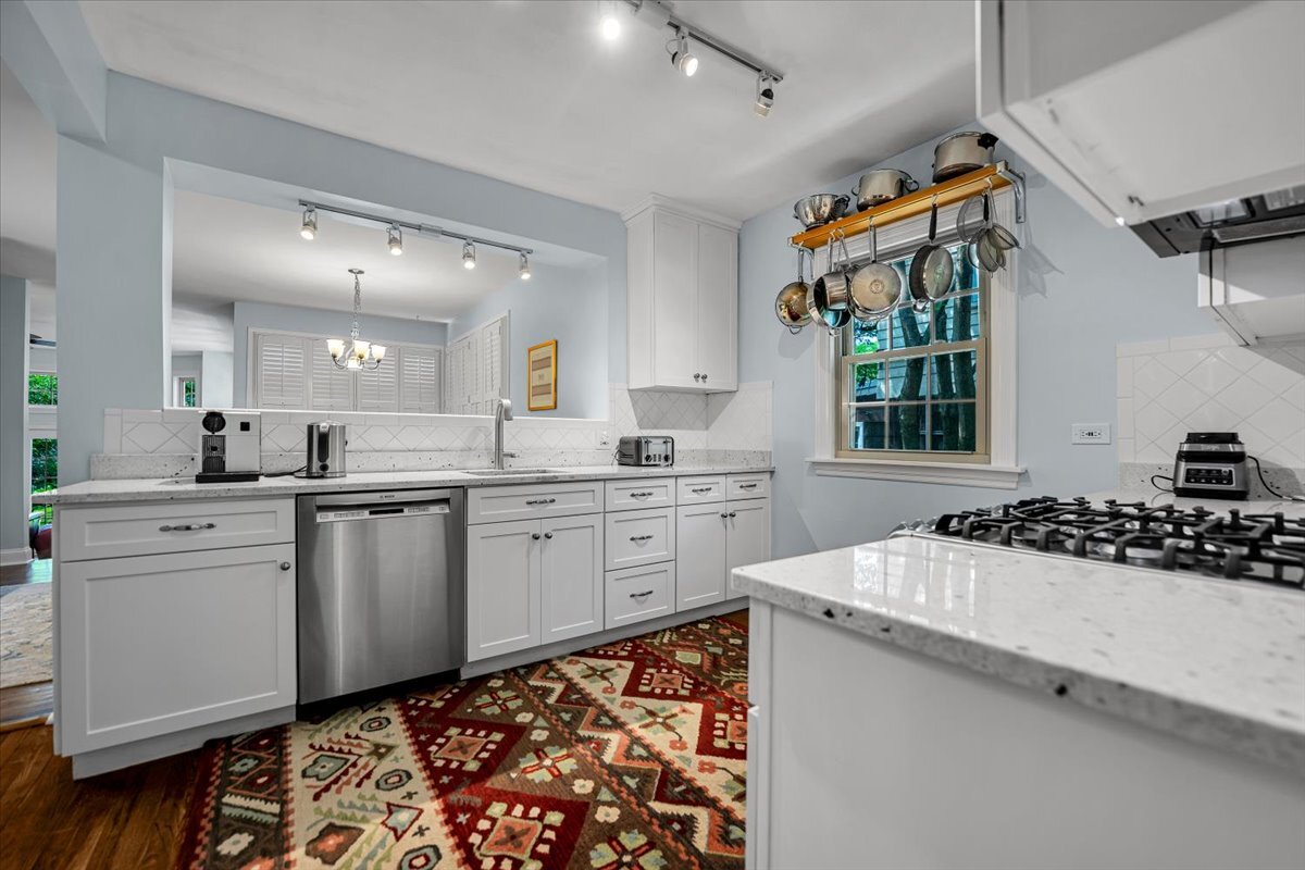 14 S George Street, Mount Prospect, IL 60056