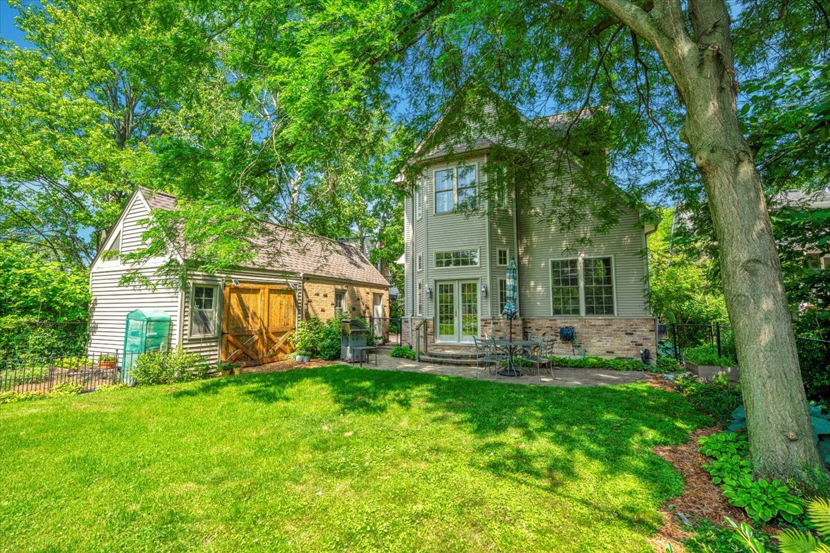 14 S George Street, Mount Prospect, IL 60056