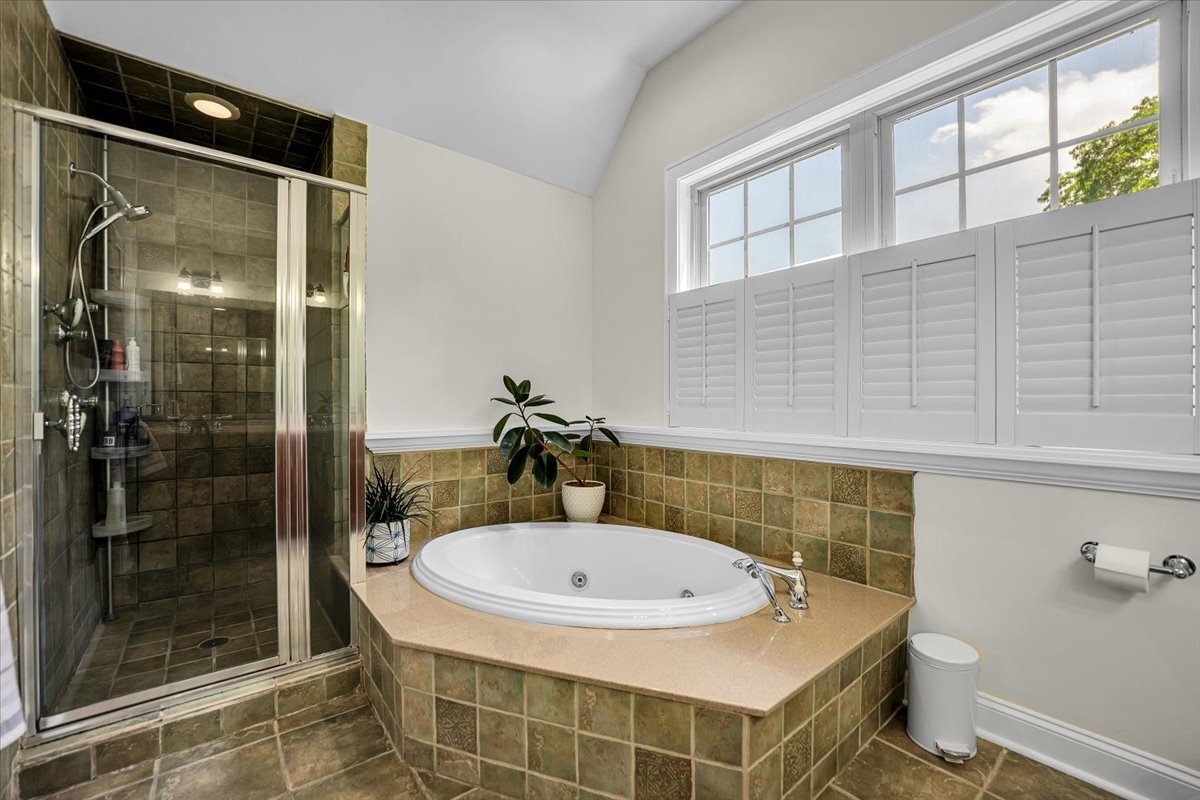 14 S George Street, Mount Prospect, IL 60056
