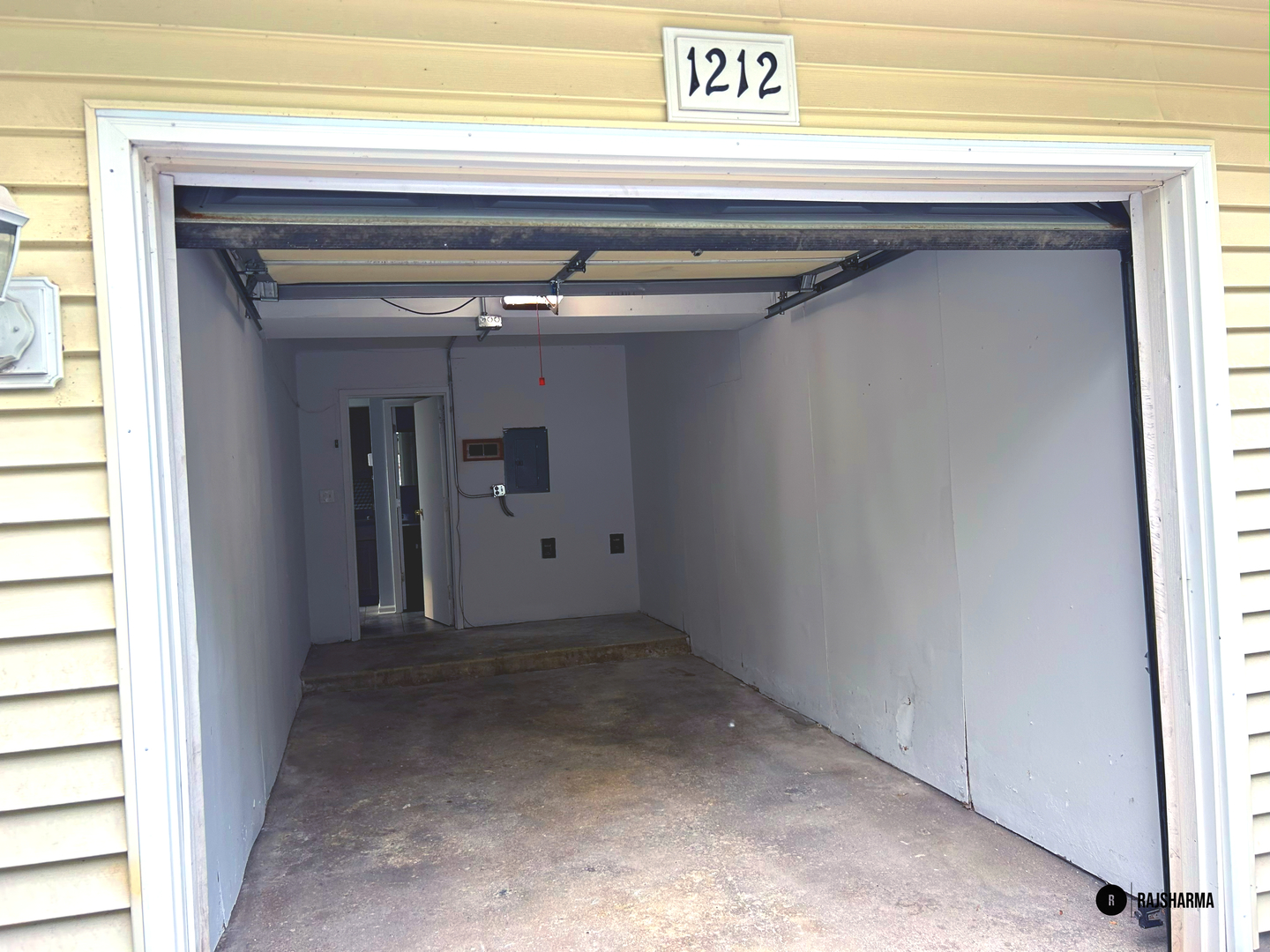 1212 Thyne Court #29C, Wheeling, IL 60090