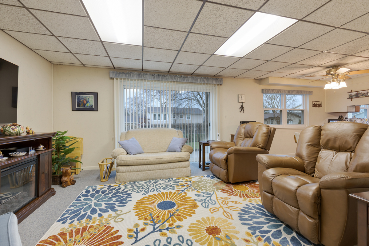 57 Brantwood Avenue, Elk Grove Village, IL 60007