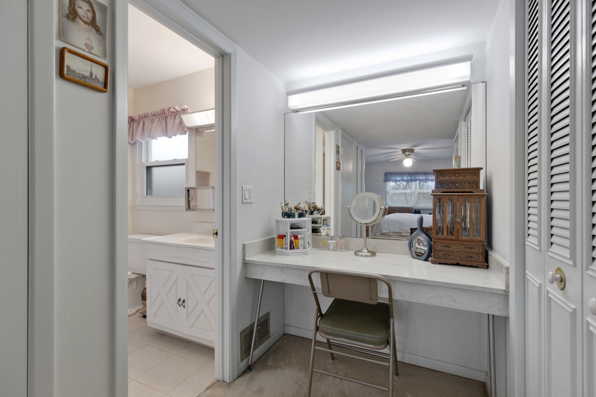57 Brantwood Avenue, Elk Grove Village, IL 60007
