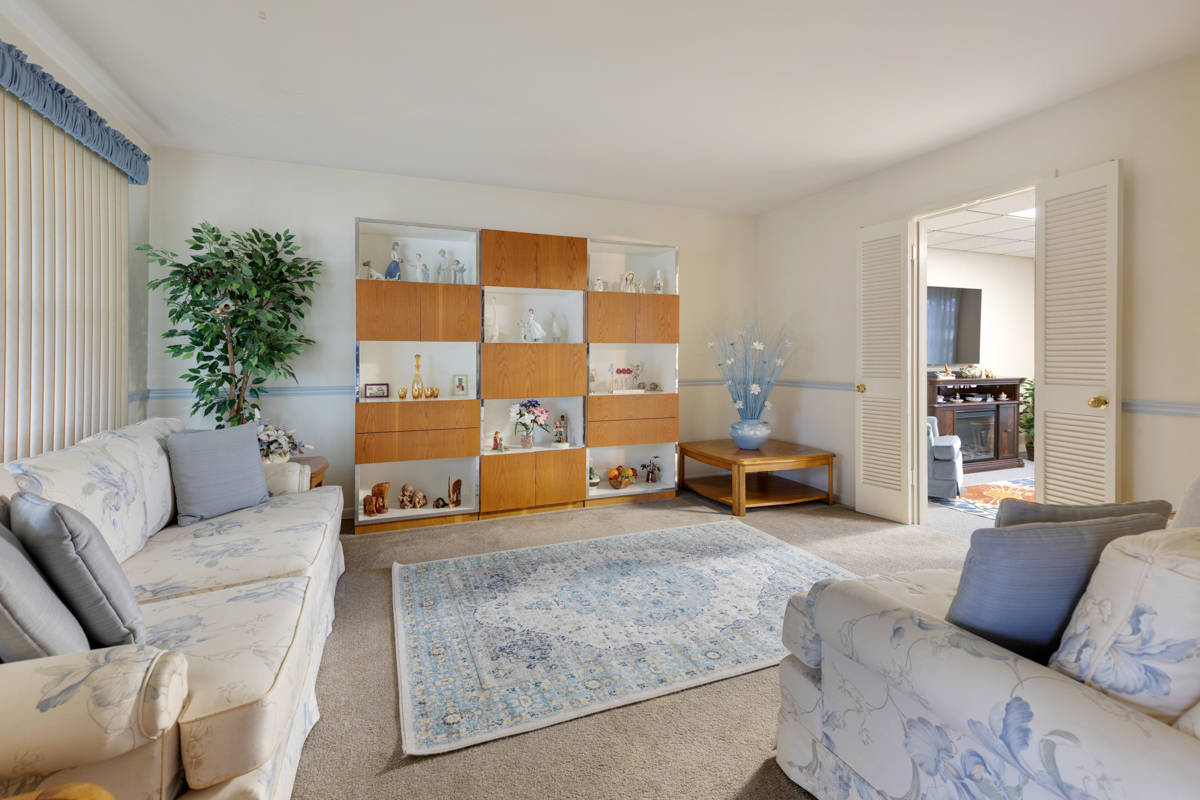 57 Brantwood Avenue, Elk Grove Village, IL 60007