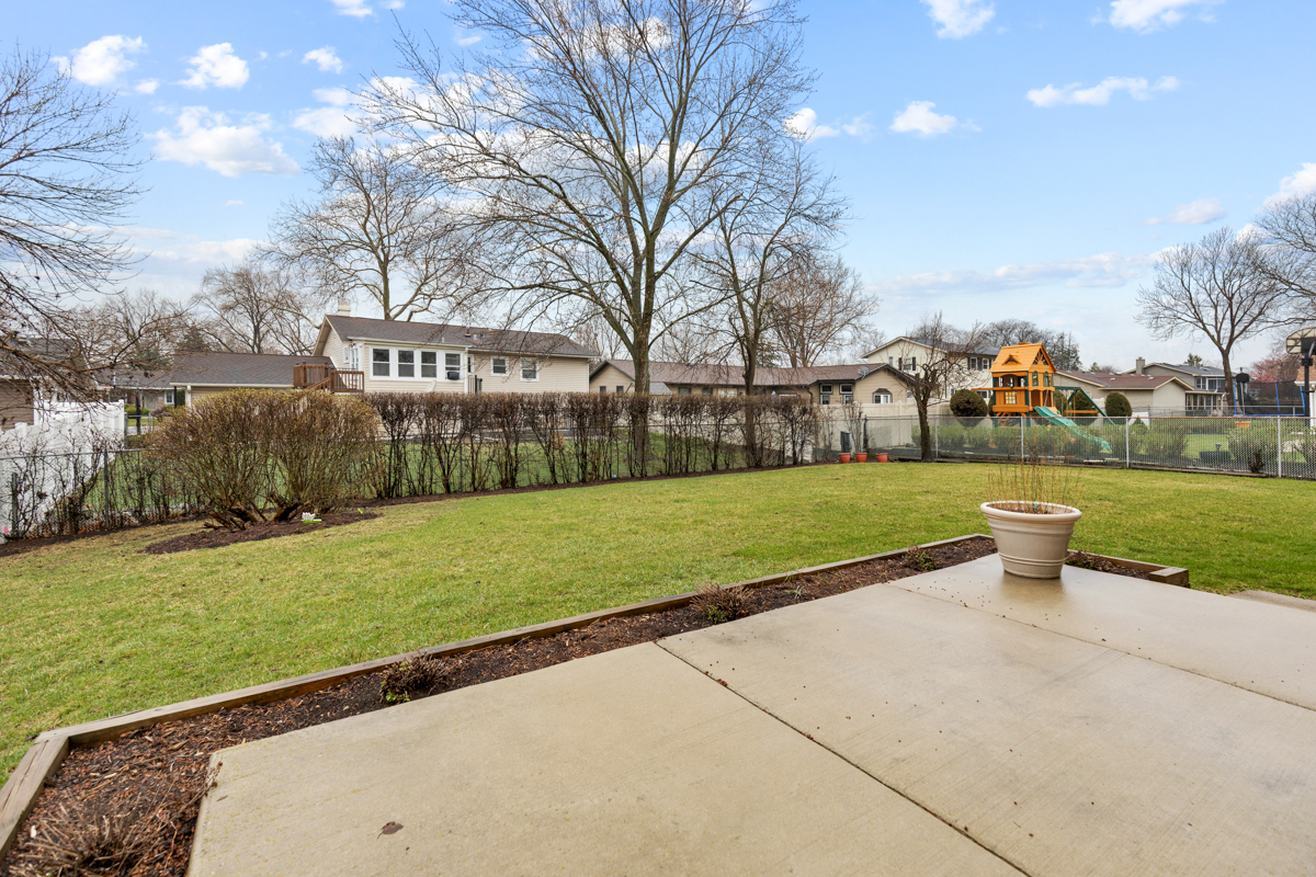 57 Brantwood Avenue, Elk Grove Village, IL 60007