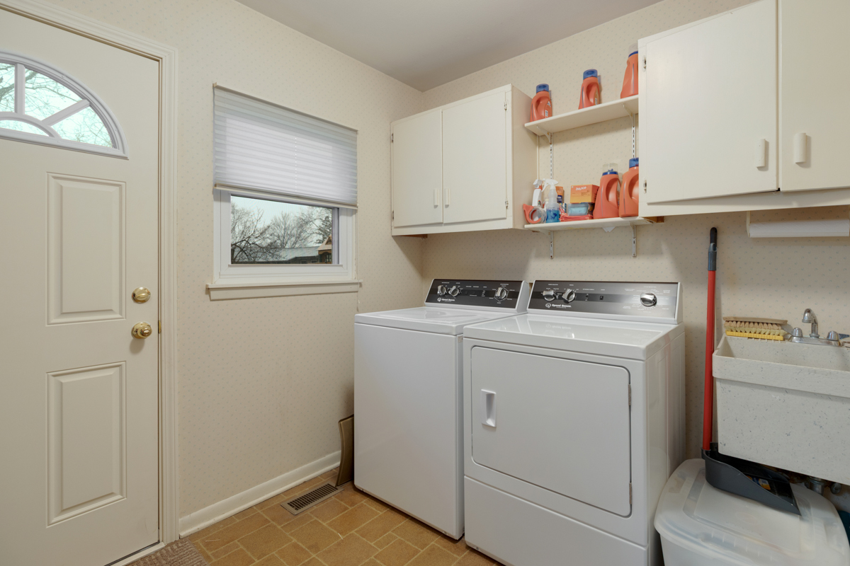 57 Brantwood Avenue, Elk Grove Village, IL 60007