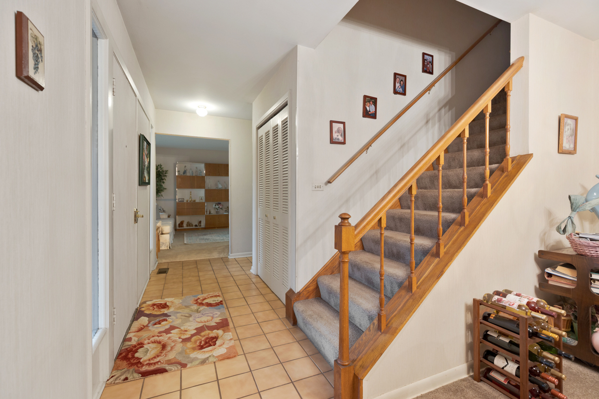 57 Brantwood Avenue, Elk Grove Village, IL 60007
