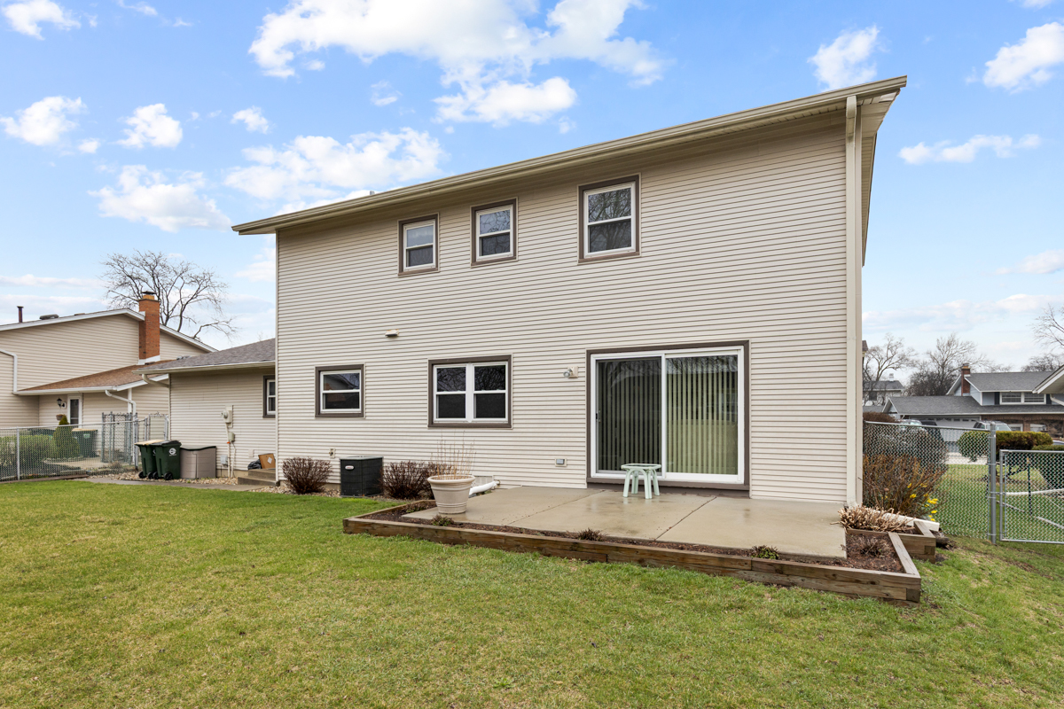57 Brantwood Avenue, Elk Grove Village, IL 60007