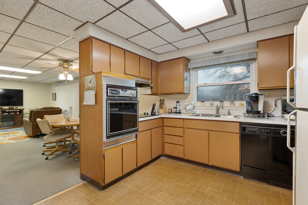 57 Brantwood Avenue, Elk Grove Village, IL 60007