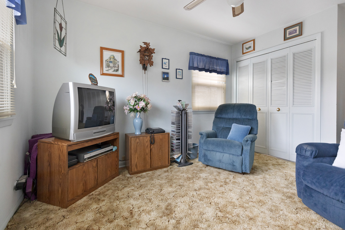 57 Brantwood Avenue, Elk Grove Village, IL 60007