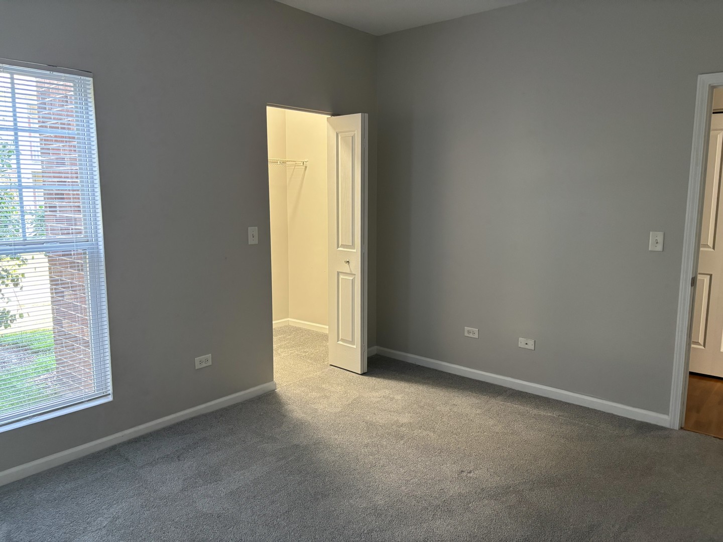 512 Pineridge Drive #512, Oswego, IL 60503