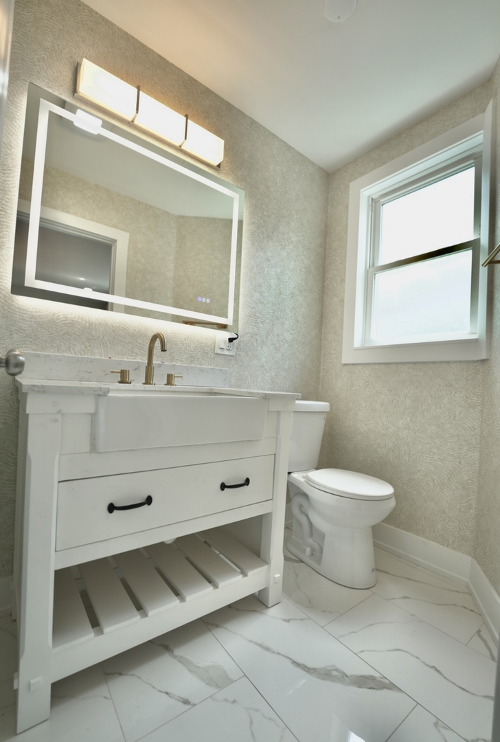 3002 Wesley Avenue, Berwyn, IL 60402