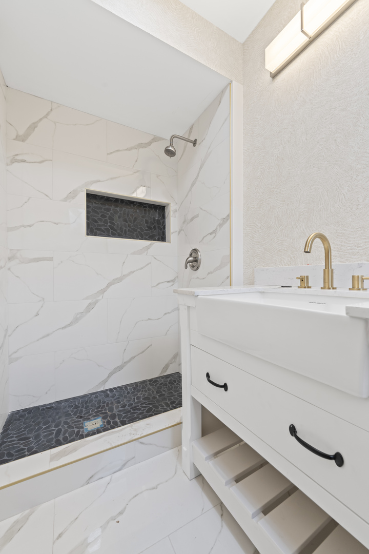 3002 Wesley Avenue, Berwyn, IL 60402