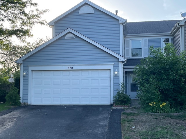 670 Legends Drive, Carol Stream, IL 60188
