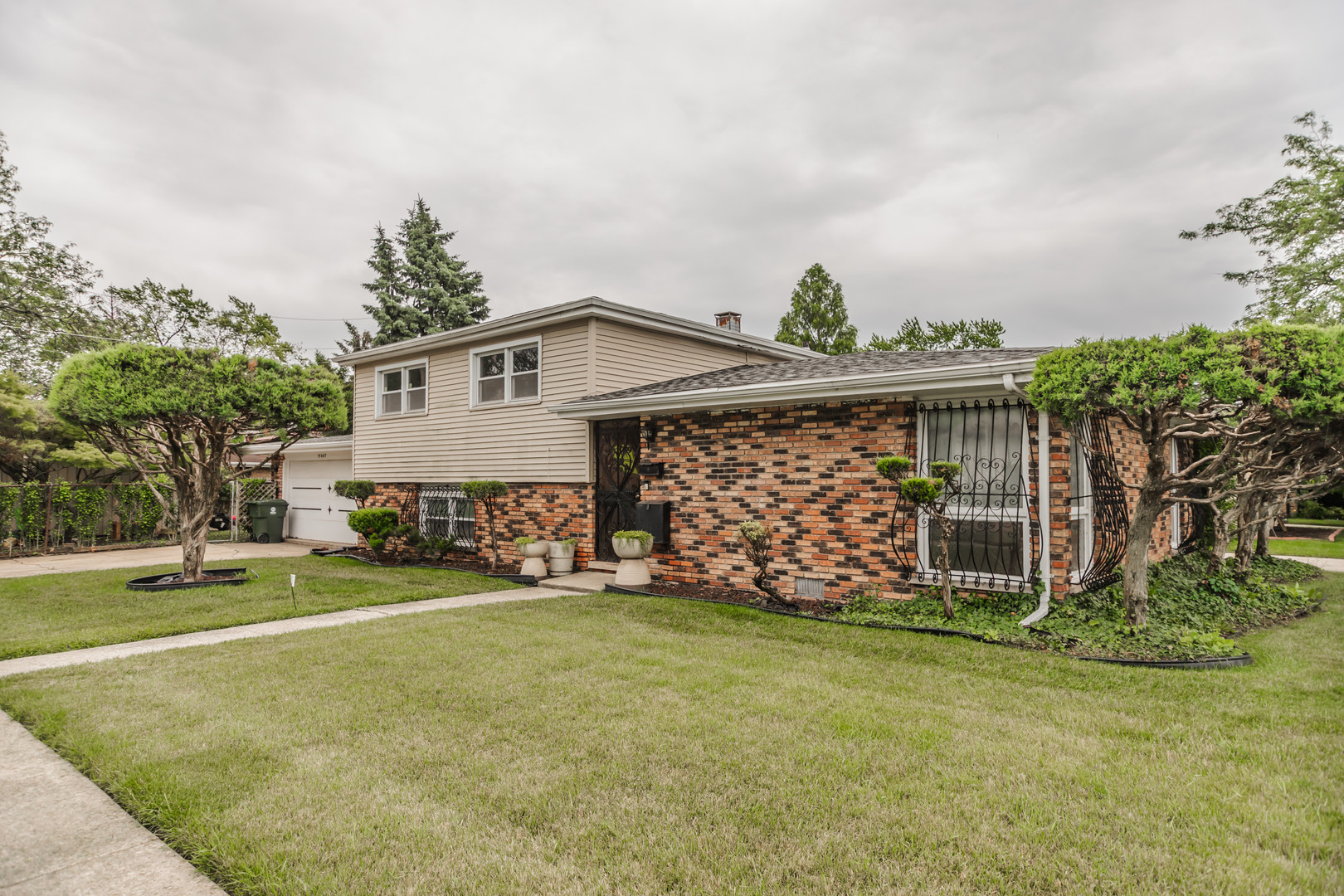 15407 SUNSET Drive, Dolton, IL 60419
