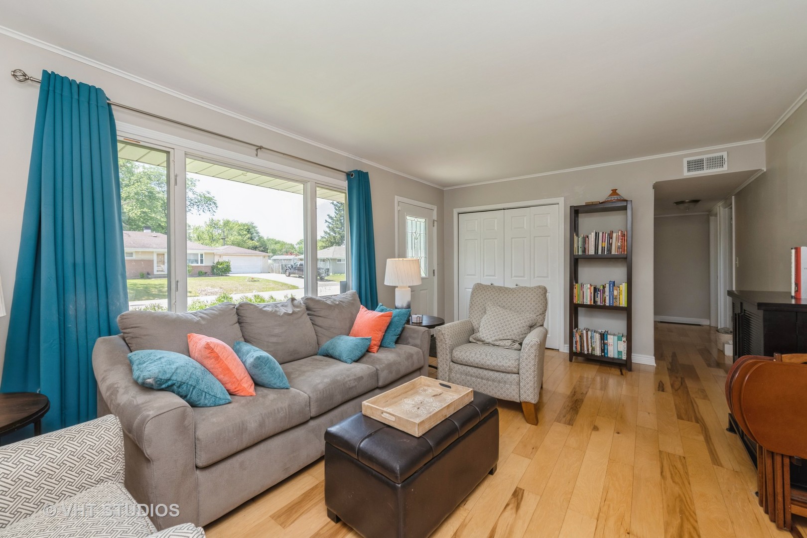 31 Johnathan Road, Lake Zurich, IL 60047