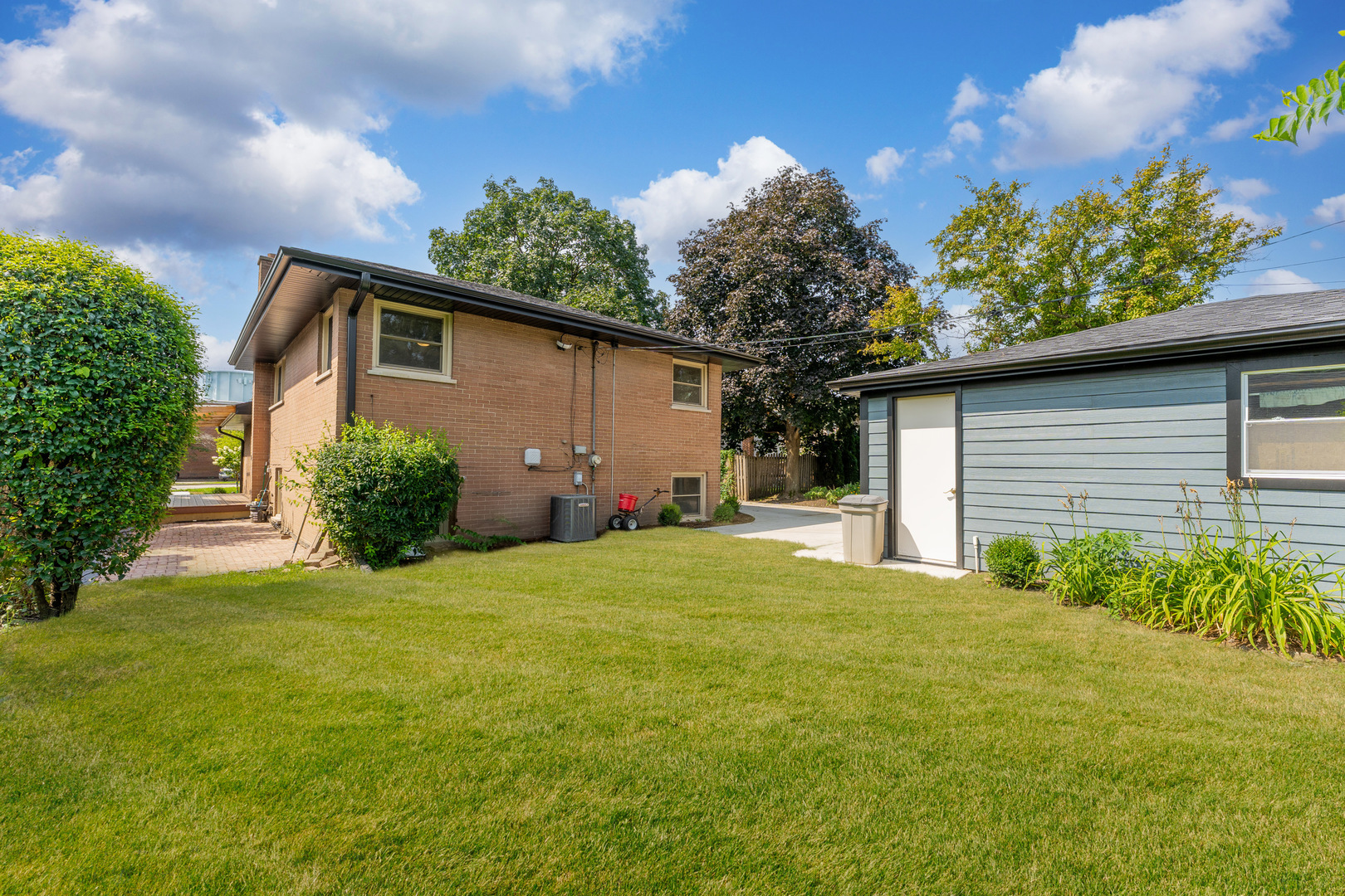 208 47th Street, Western Springs, IL 60558