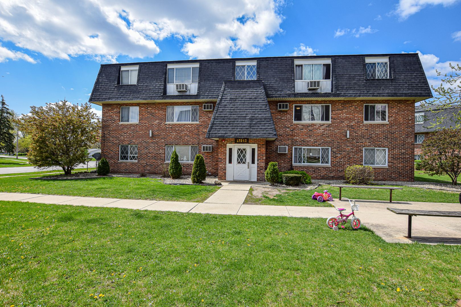 17242 71st Court #10, Tinley Park, IL 60477