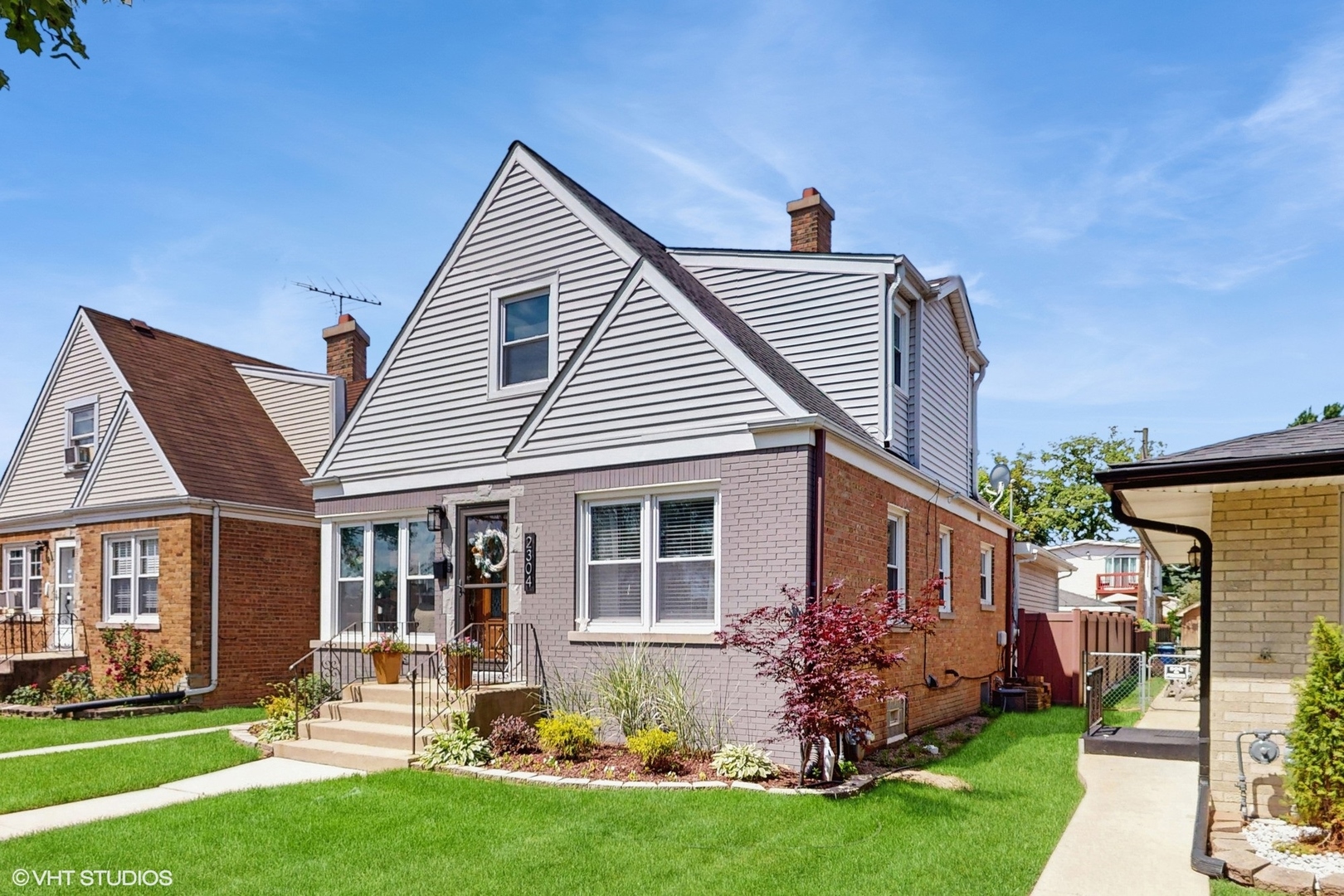 2304 N 77th Avenue, Elmwood Park, IL 60707