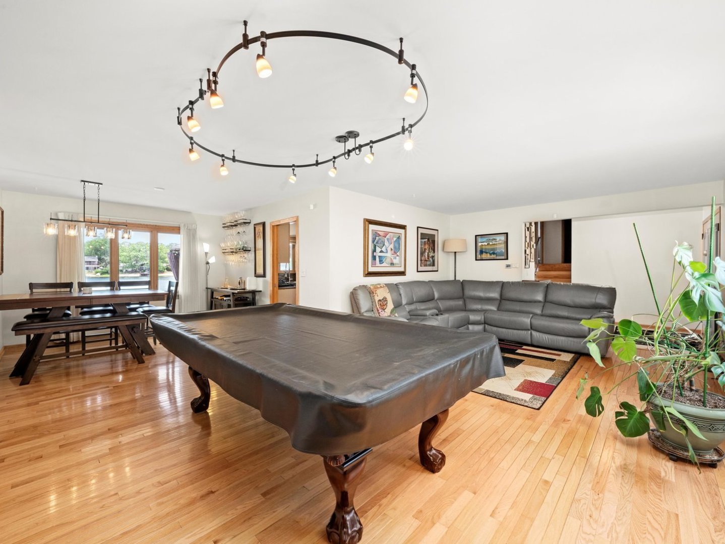 17229 University Avenue, South Holland, IL 60473