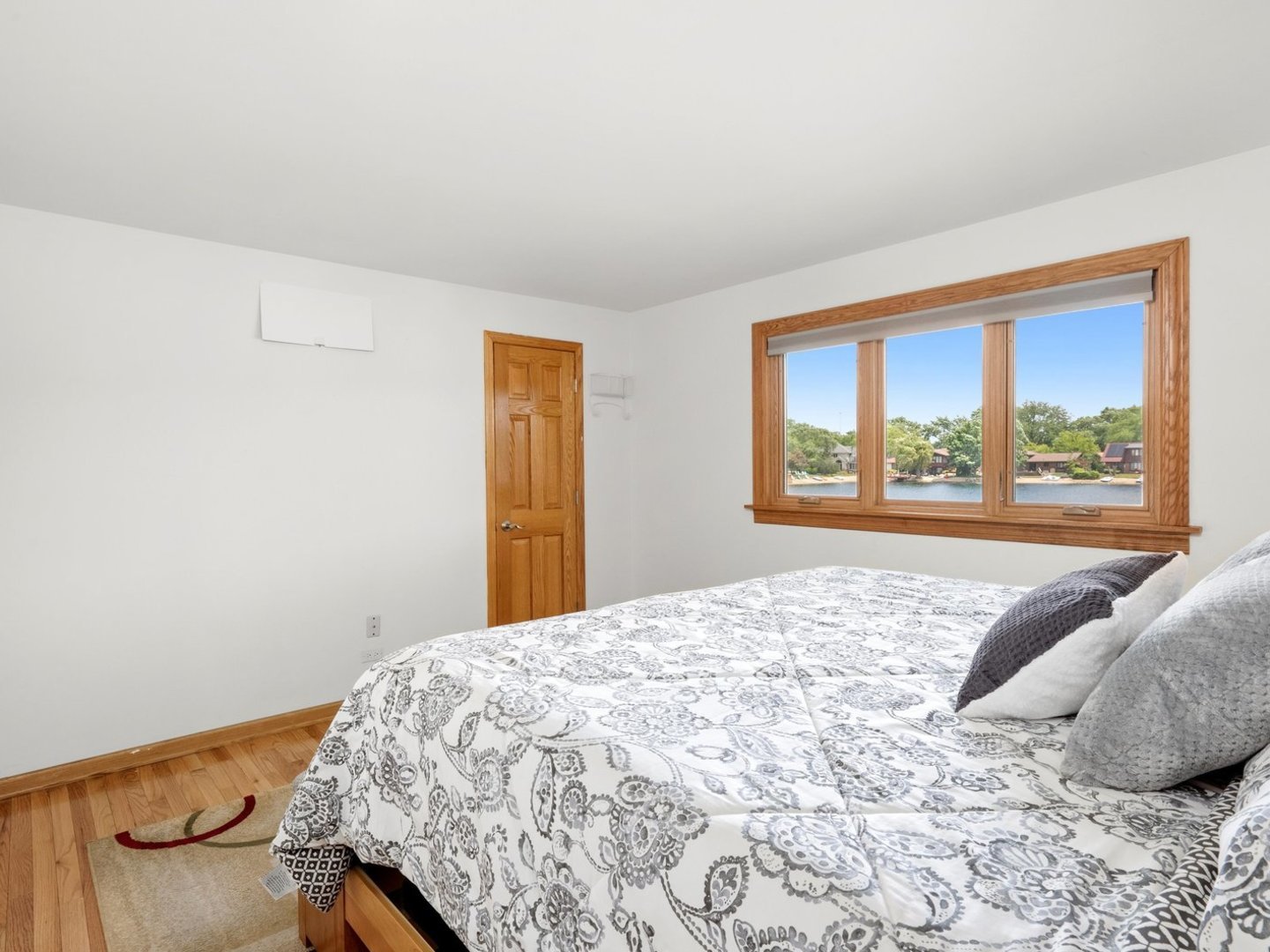 17229 University Avenue, South Holland, IL 60473
