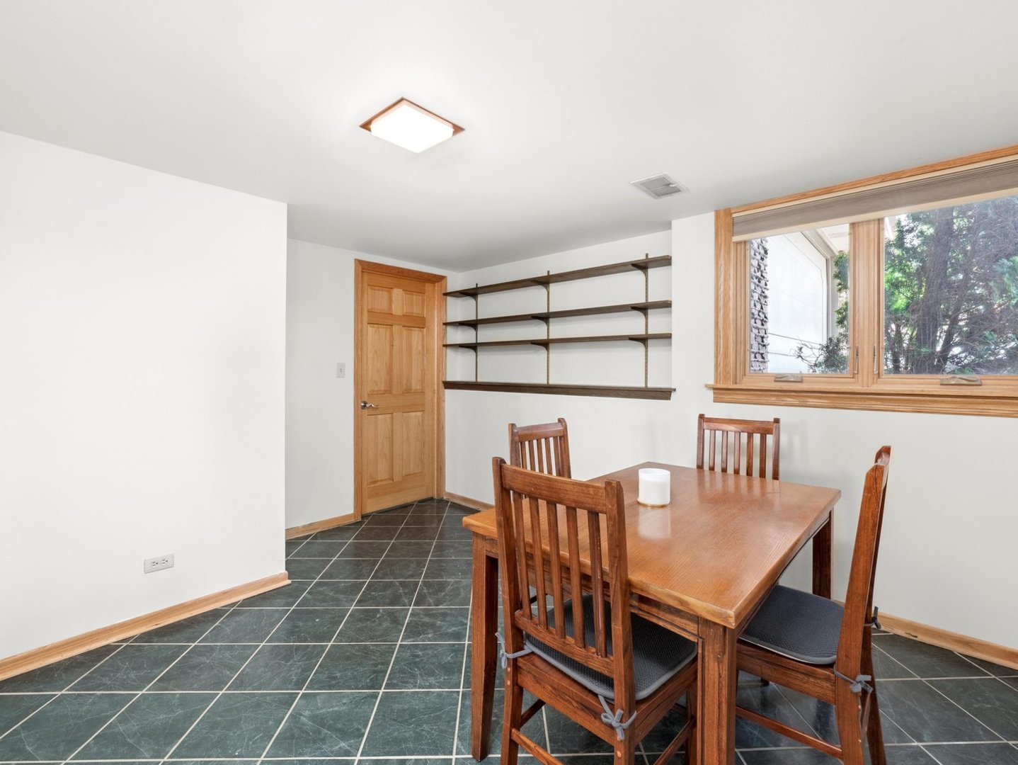 17229 University Avenue, South Holland, IL 60473