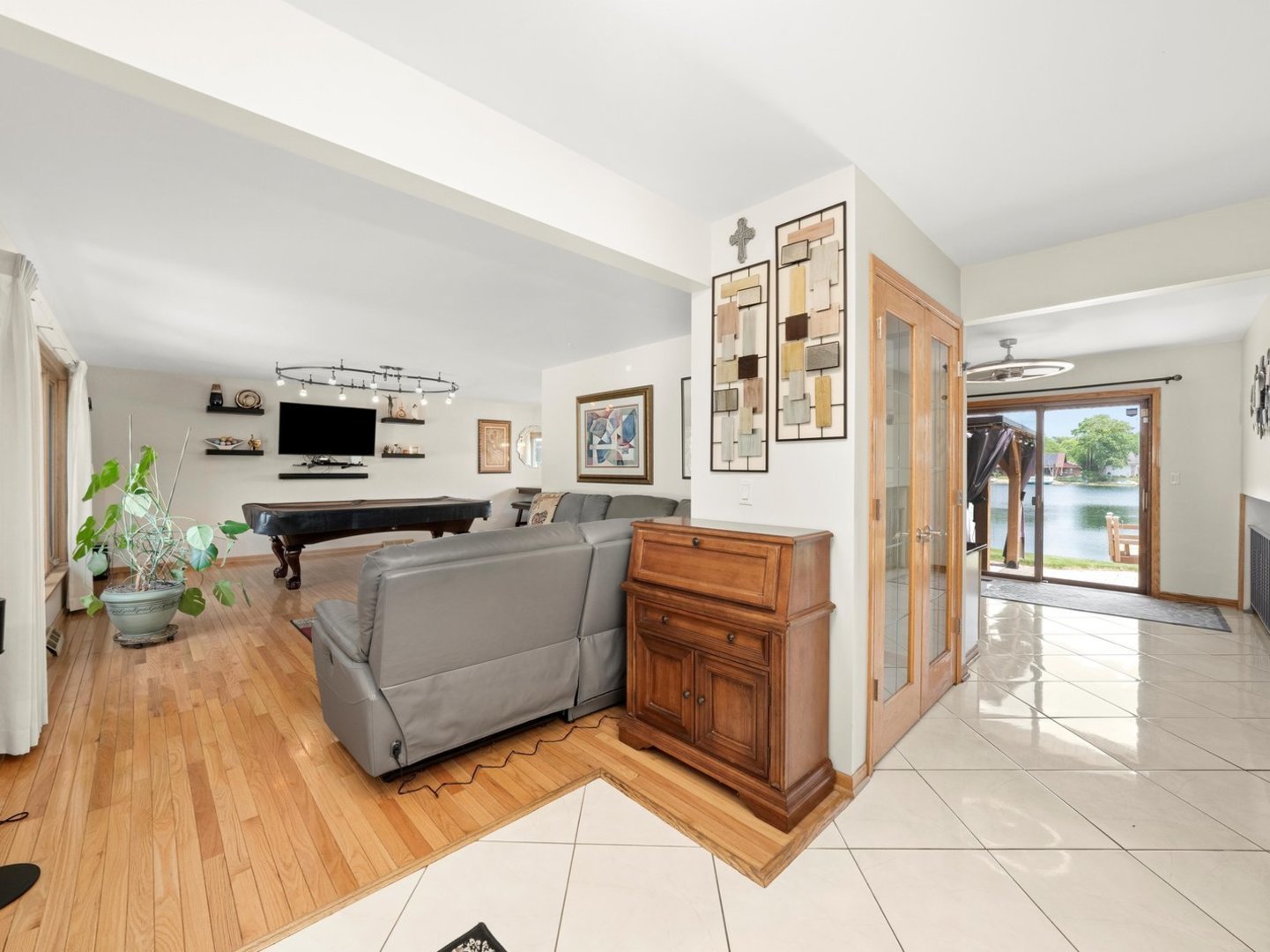 17229 University Avenue, South Holland, IL 60473