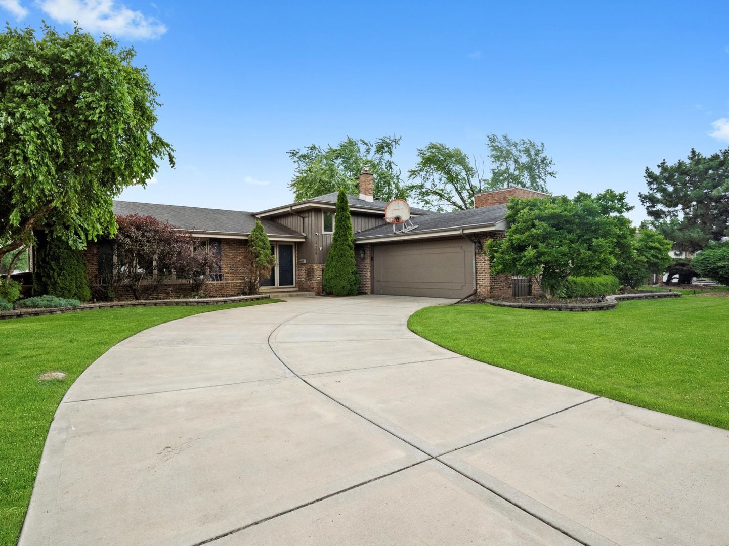 17229 University Avenue, South Holland, IL 60473