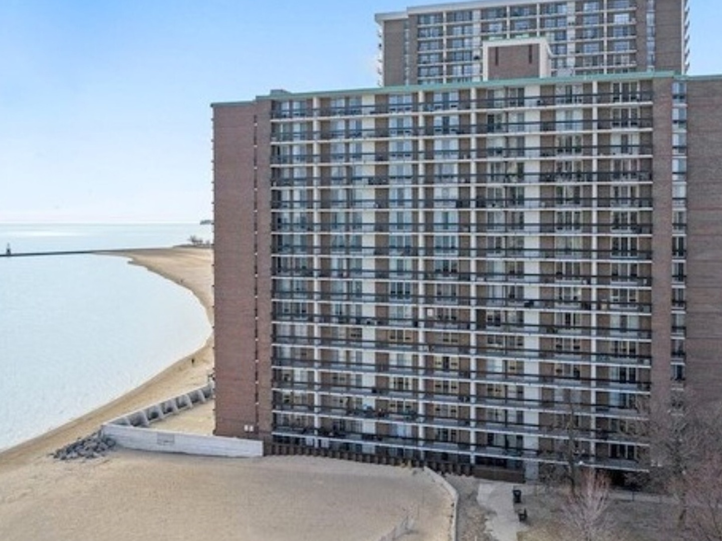 5901 N Sheridan Road #9G, Chicago, IL 60660