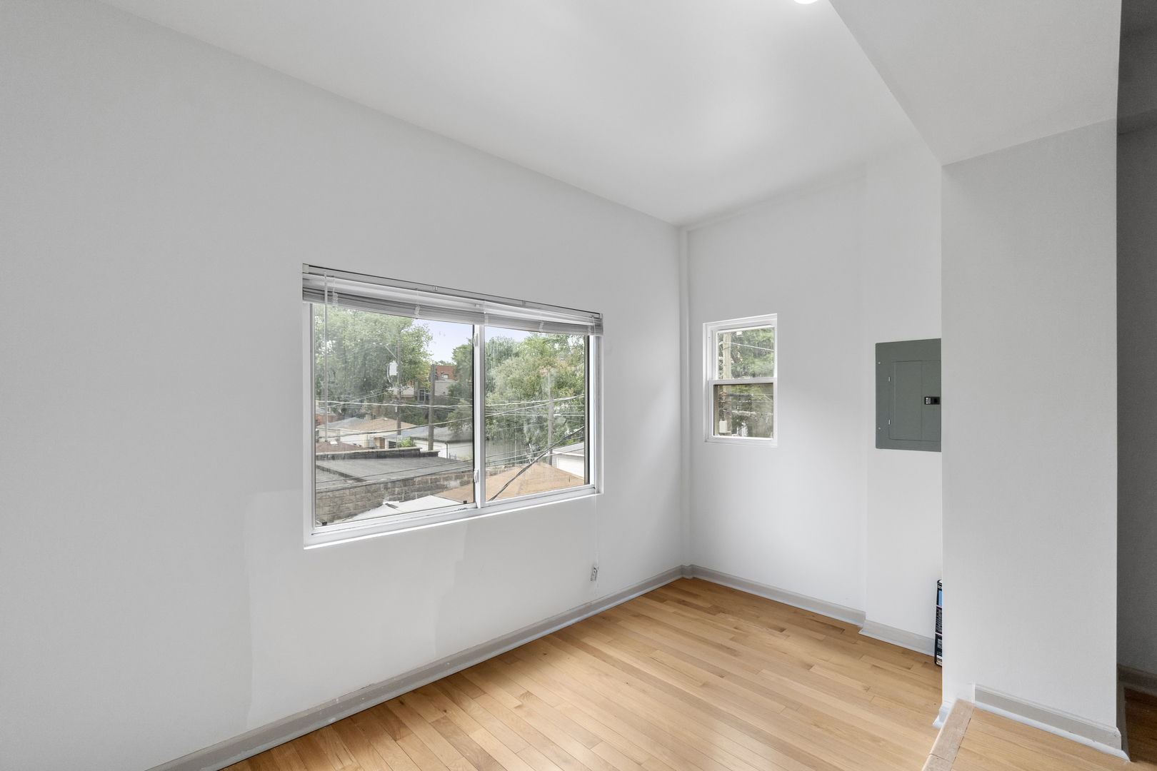 7223 N Damen Avenue, Chicago, IL 60645