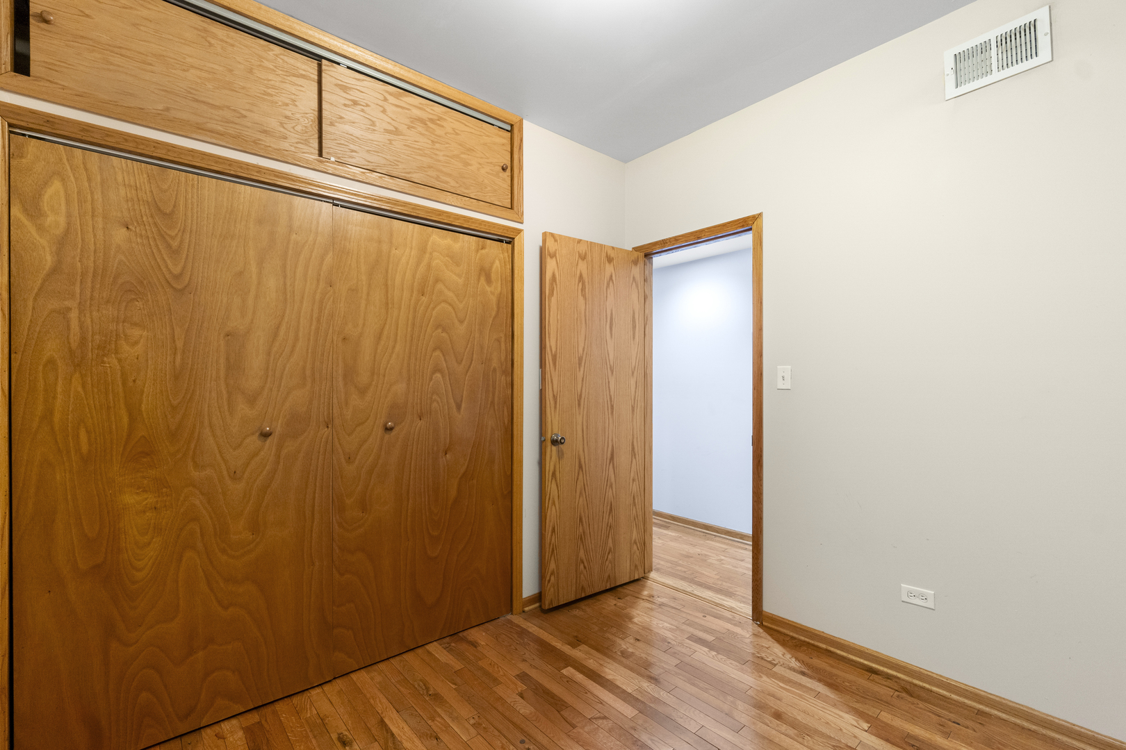 7223 N Damen Avenue, Chicago, IL 60645