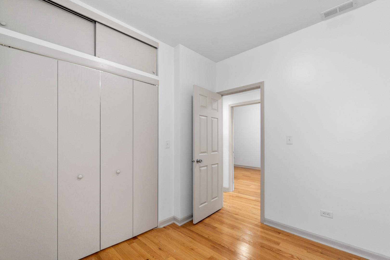 7223 N Damen Avenue, Chicago, IL 60645