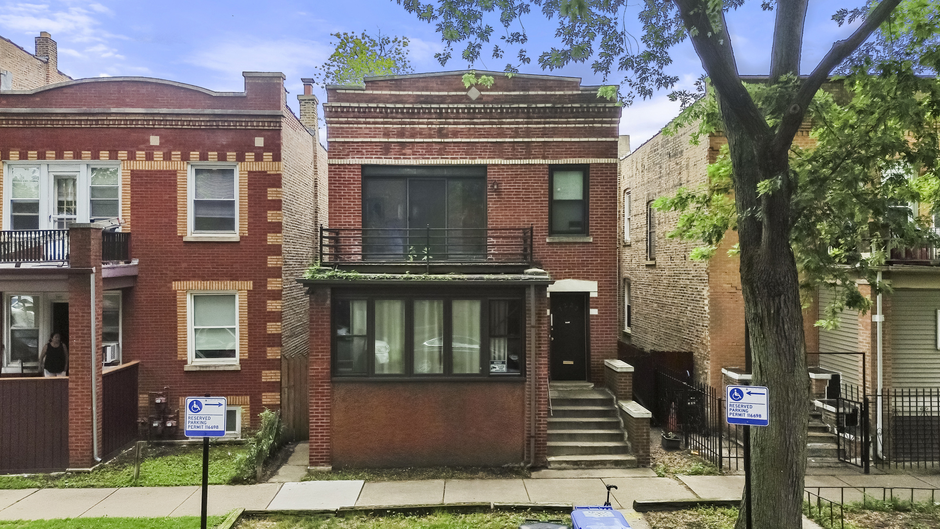 7223 N Damen Avenue, Chicago, IL 60645