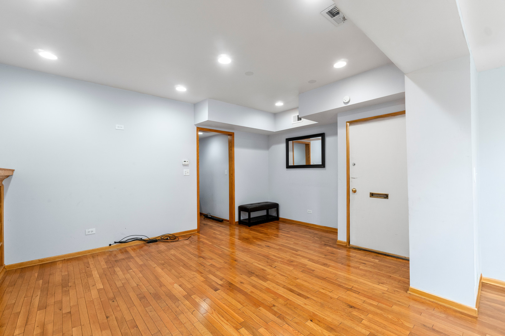 7223 N Damen Avenue, Chicago, IL 60645