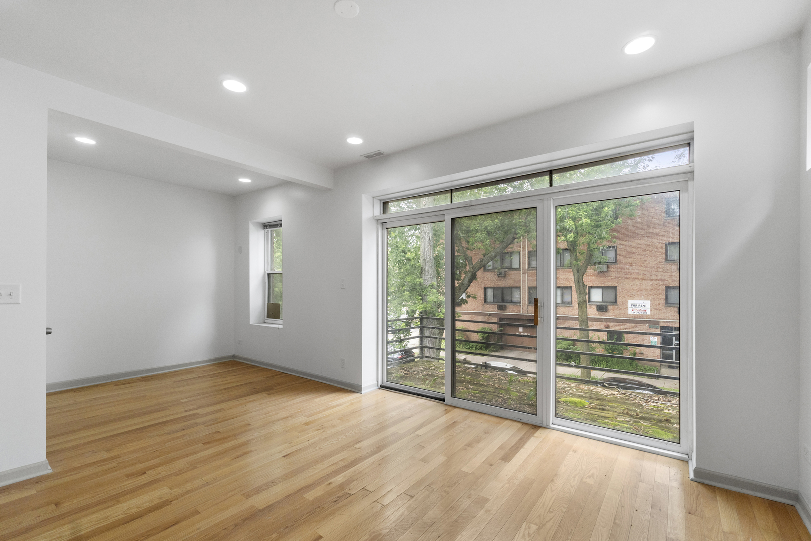 7223 N Damen Avenue, Chicago, IL 60645