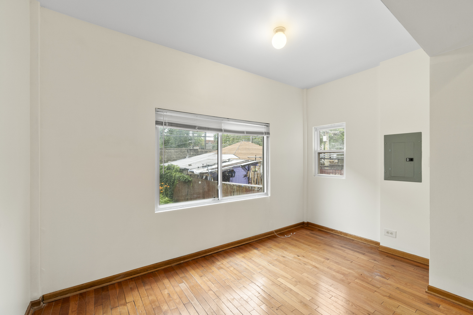 7223 N Damen Avenue, Chicago, IL 60645