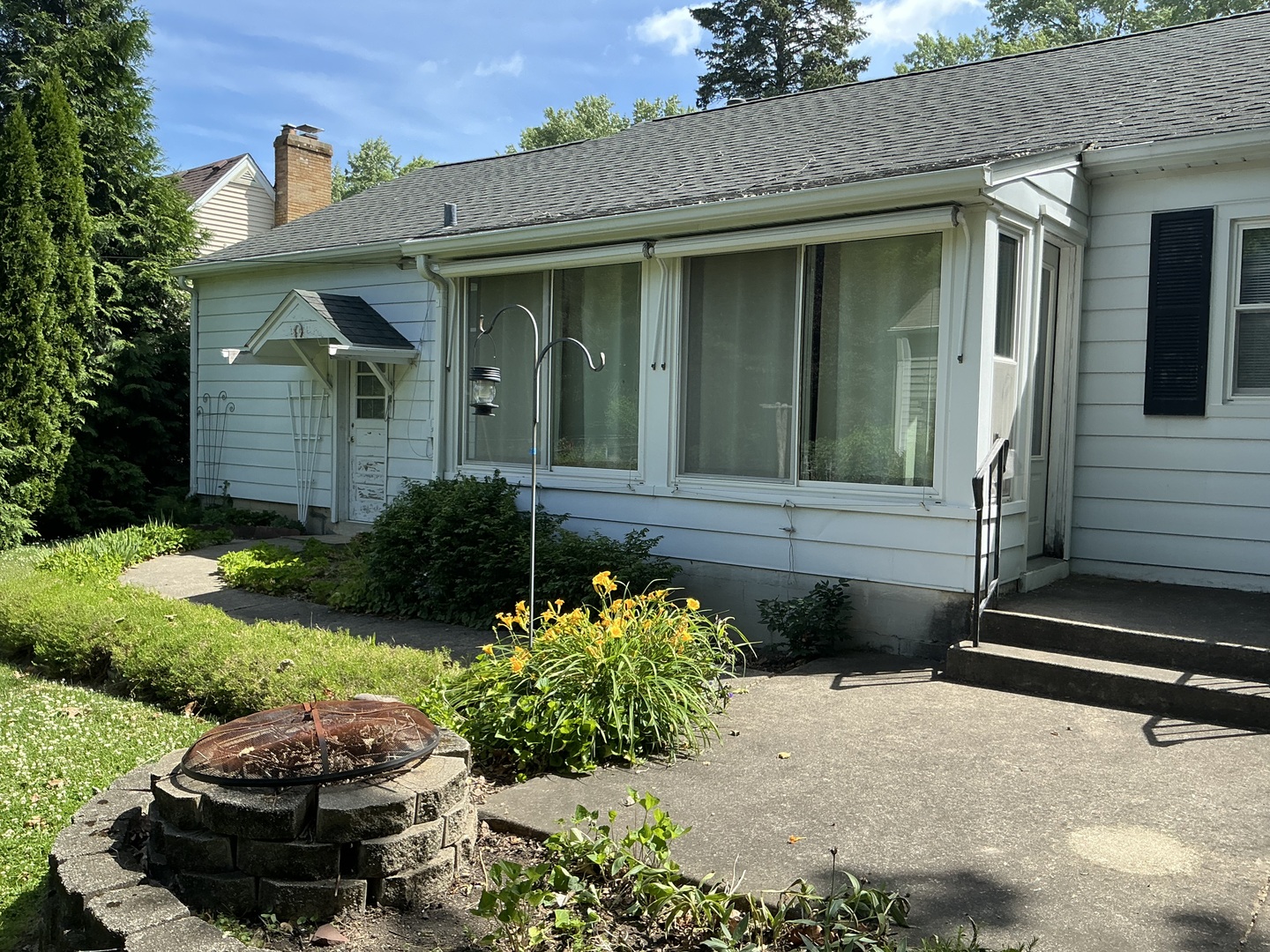99 Park Street, Oswego, IL 60543