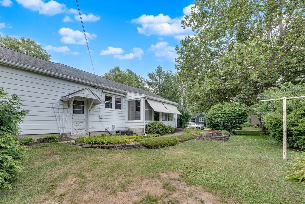 99 Park Street, Oswego, IL 60543