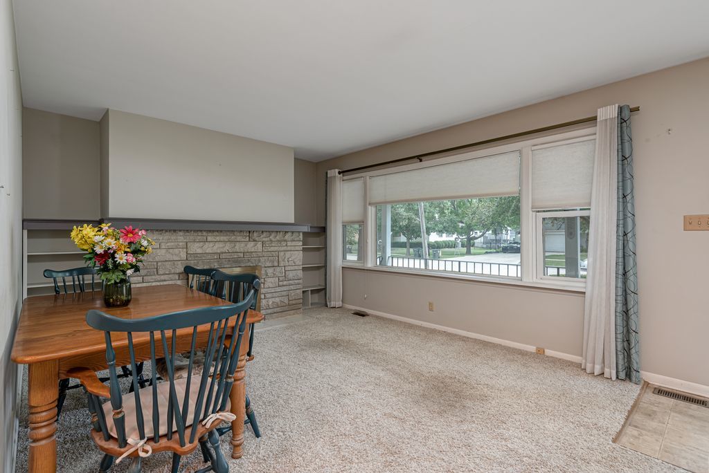 99 Park Street, Oswego, IL 60543