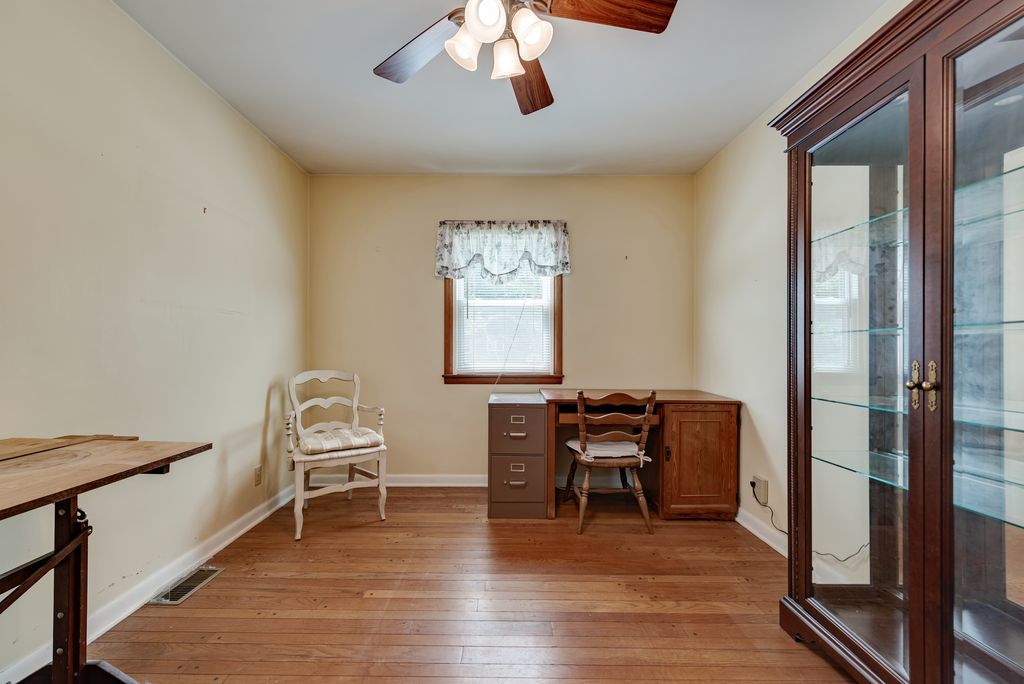 99 Park Street, Oswego, IL 60543