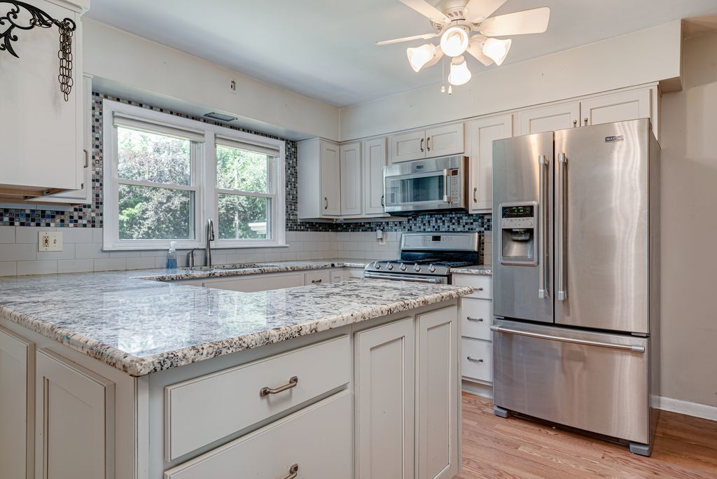 99 Park Street, Oswego, IL 60543