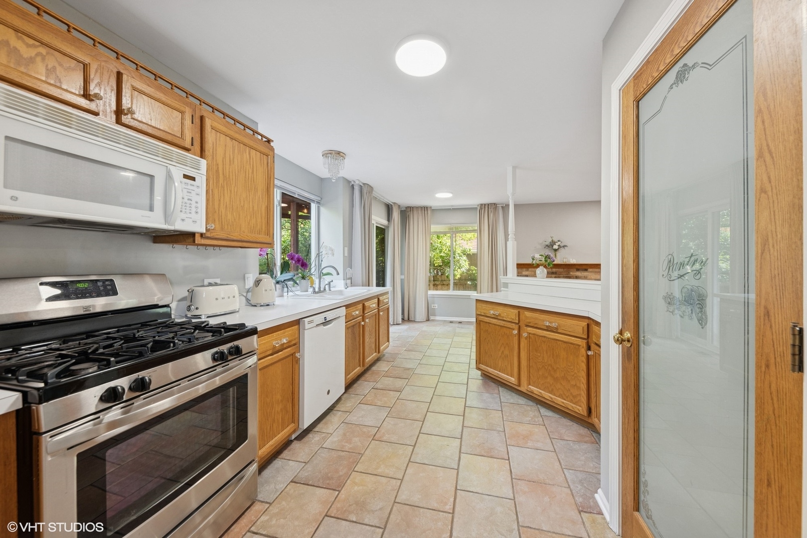 2239 N Aster Place, Round Lake Beach, IL 60073