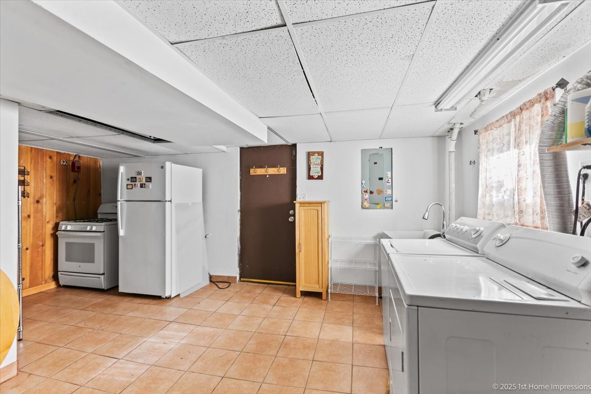 659 W Albert Street, Elmhurst, IL 60126