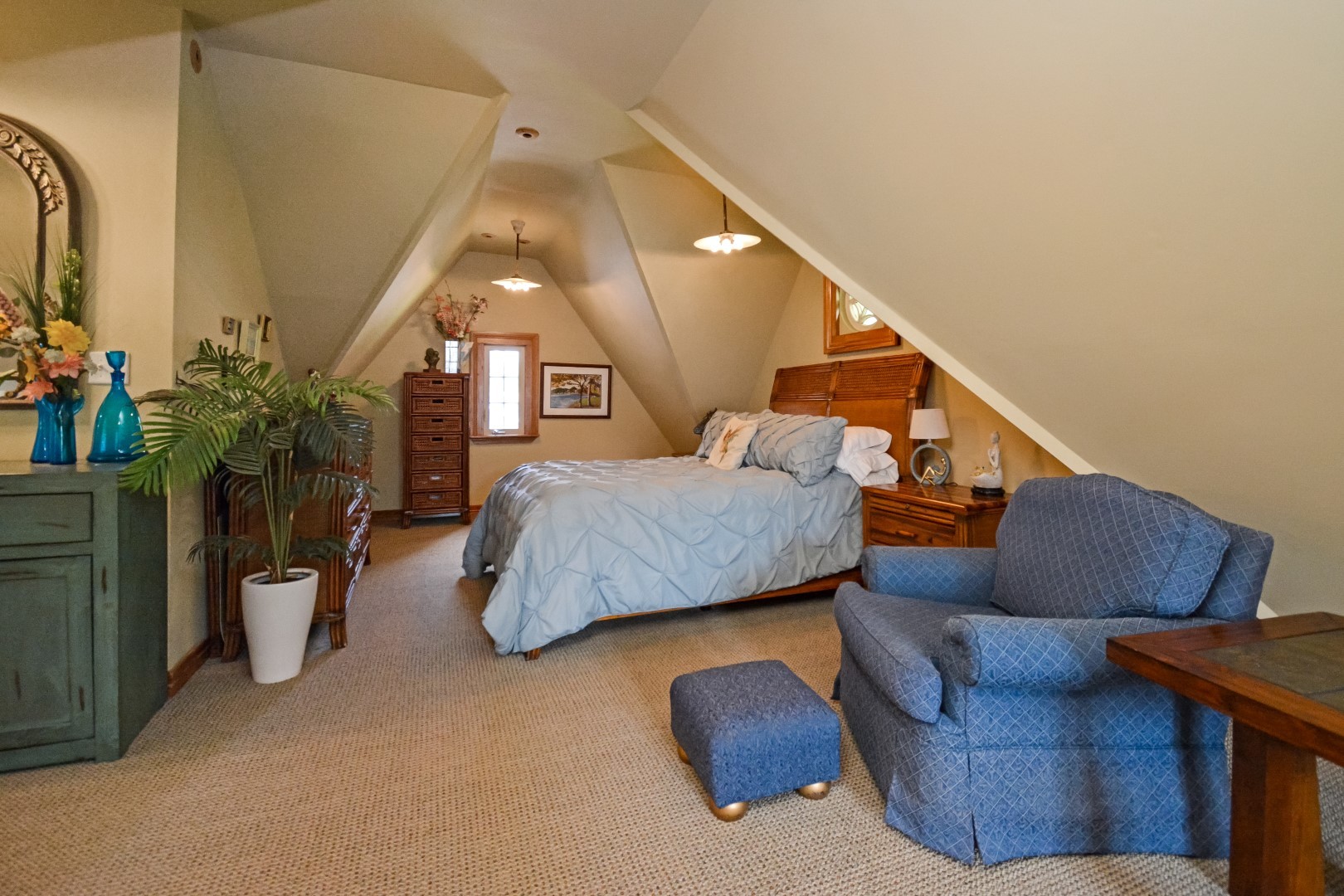 9 Harwood Place, Bloomington, IL 61701