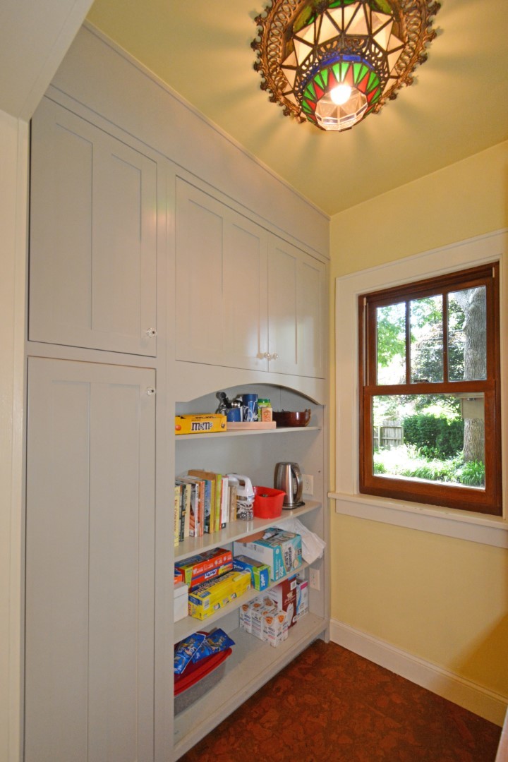 9 Harwood Place, Bloomington, IL 61701