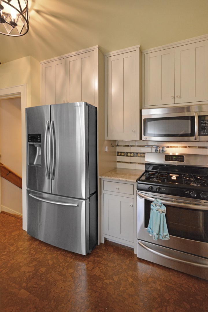 9 Harwood Place, Bloomington, IL 61701