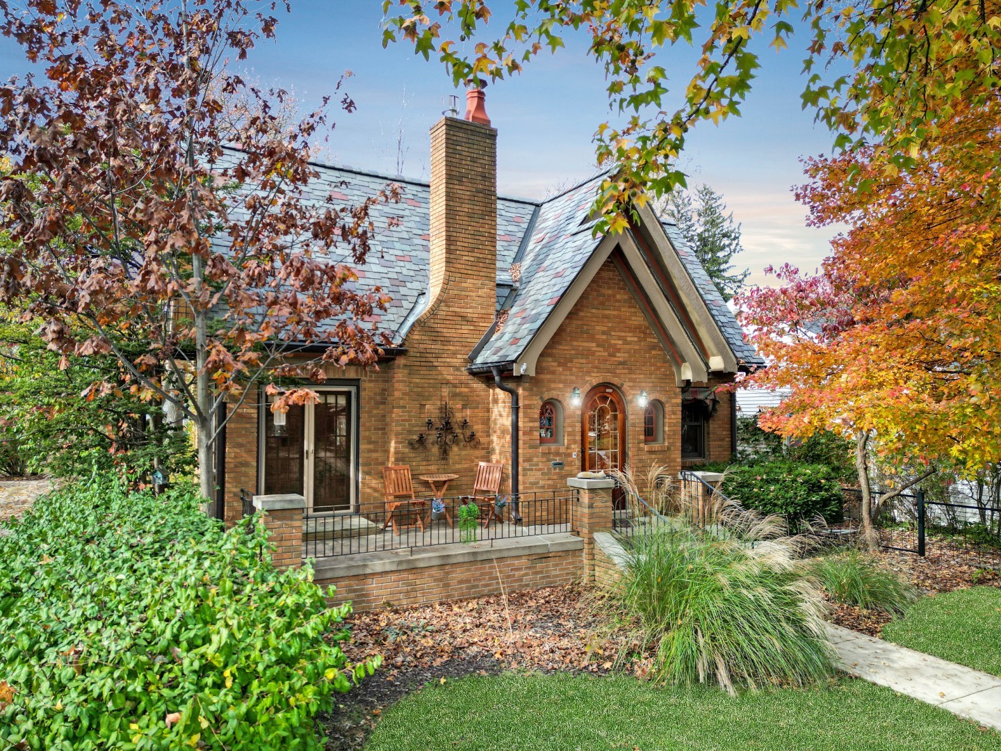 9 Harwood Place, Bloomington, IL 61701