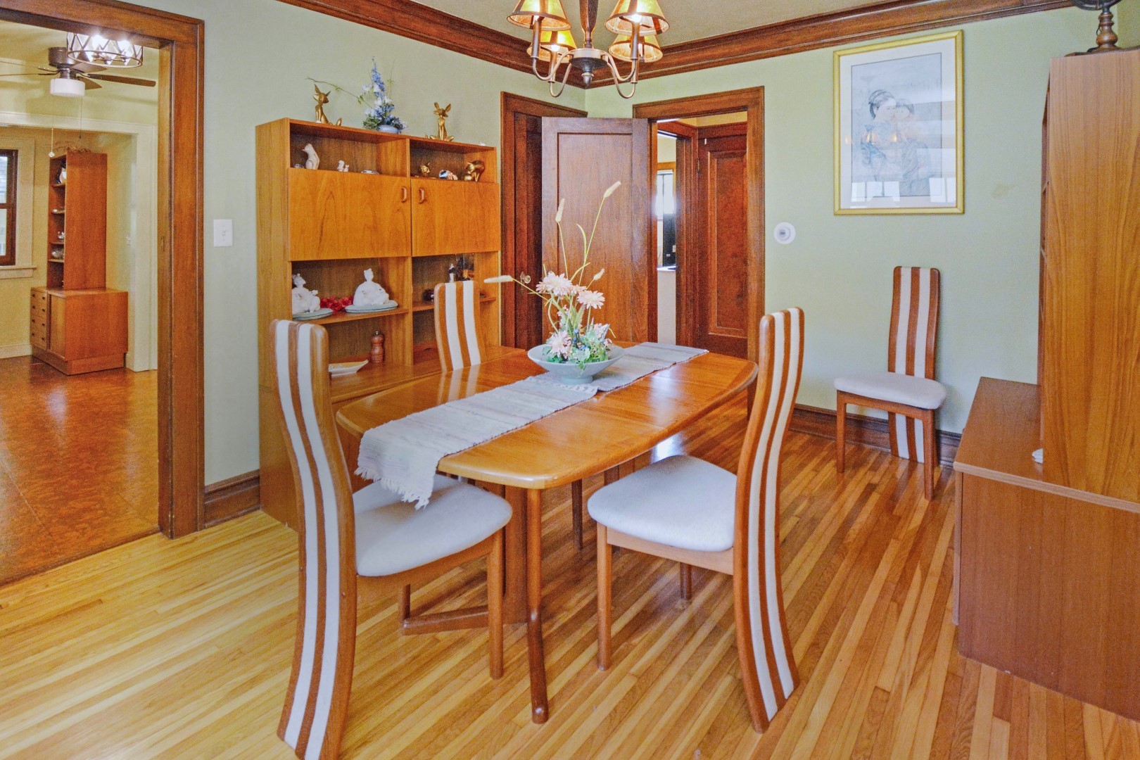 9 Harwood Place, Bloomington, IL 61701