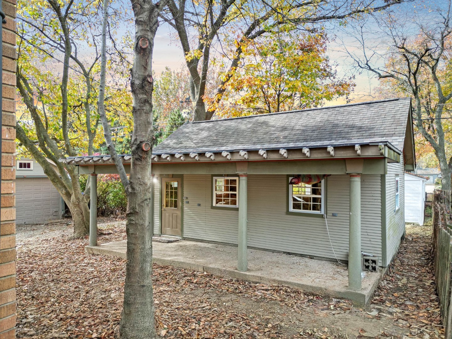 9 Harwood Place, Bloomington, IL 61701