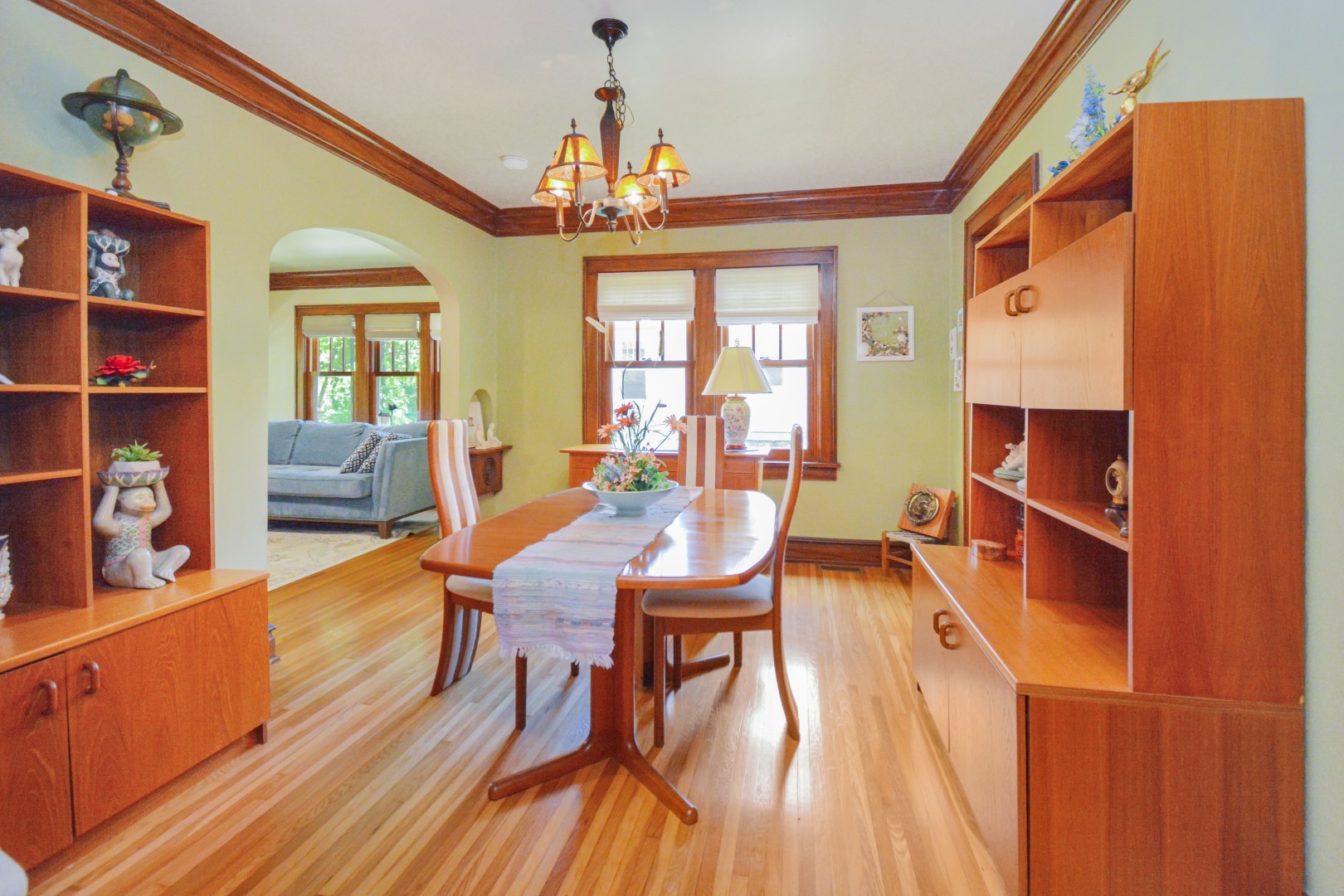 9 Harwood Place, Bloomington, IL 61701